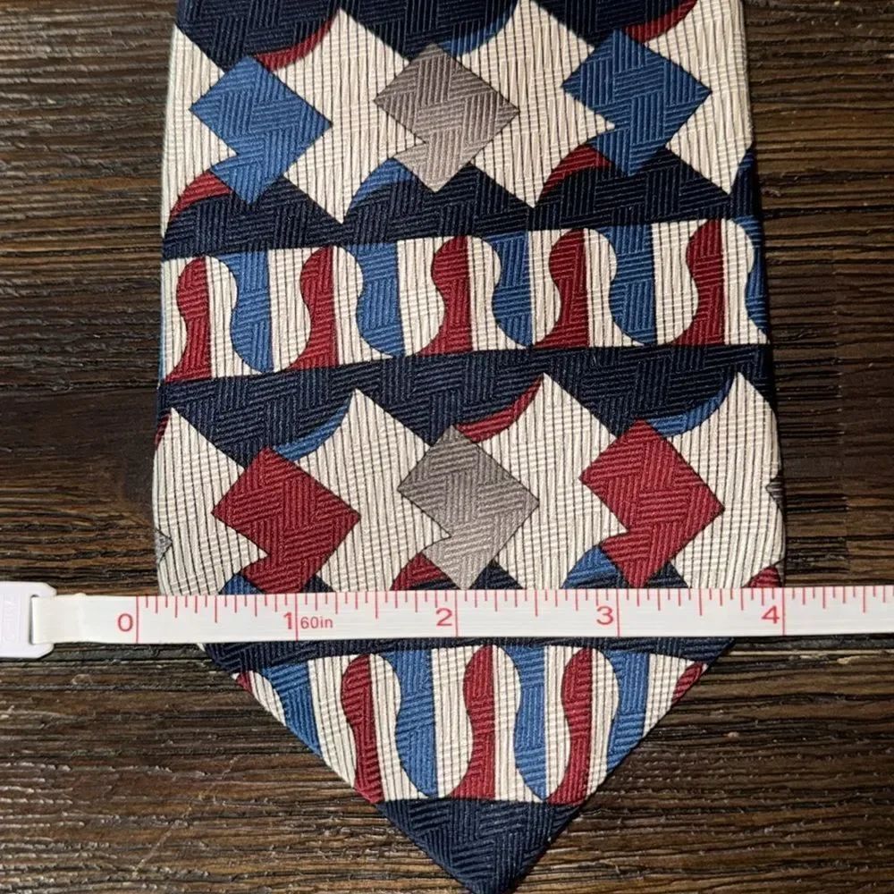 Givenchy Geometric Patterned Silk Tie - Picture 3 of 6